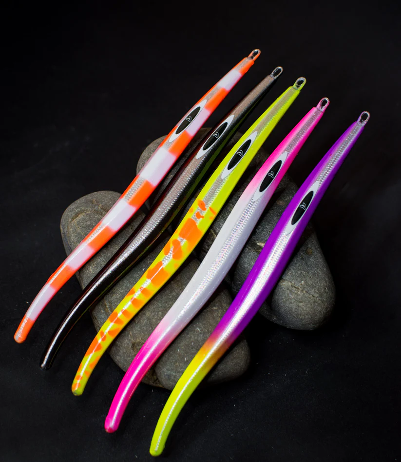 HIDDEN JIG 42gr (The Original, made in ZINC) - •White-Rose•With Assist hook